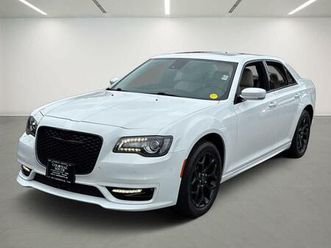 2022 chrysler 300 touring