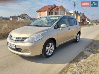 nissan tiida 2012