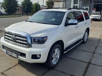 toyota sequoia 2010