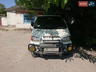 mitsubishi space gear 1999