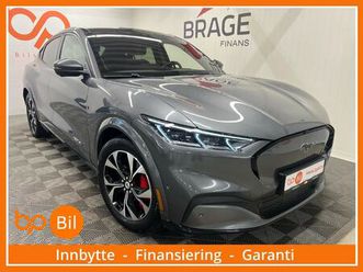 first ed* awd* lr-540km* krok* skinn* pano* b&o* skinn*