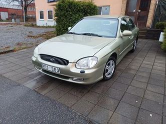 2.5 v6 . ny besiktad . låga mil