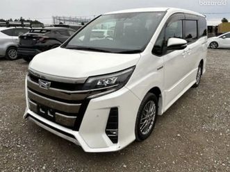 toyota noah 1,8l 2021