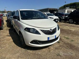 lancia ypsilon 1.0 firefly 5 porte s&s hybrid...