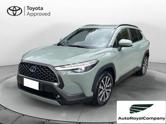 toyota corolla cross hybrid 2.0 hybrid 197 cv e-cvt lounge light del 2023 usata a roma