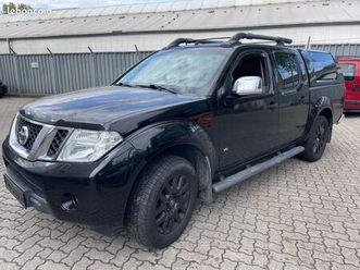 nissan navara 3.0 v6 231ch - hardtop - attelage/barre de toit - toit ouvrant - gps - carnet complet