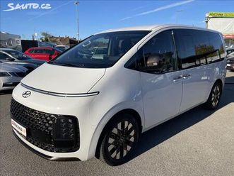 hyundai staria 2,2 crdi luxury dct 4x4 7míst