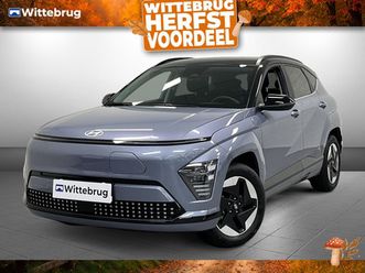hyundai kona electric comfort smart 65.4 kwh two tone | full led | navigatie | long range | voorraadvoordeel!