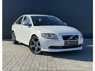 volvo s40 2.0 d r-design/bicolor bőr/18 col/gyári fényezés/új vezérlés/vonóhorog/tempomat