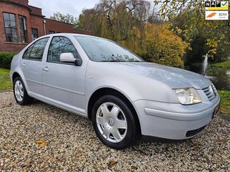 volkswagen bora - 2.3 v5 highline automaat/airco