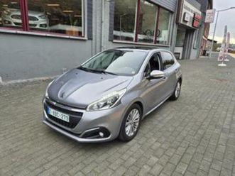 ② peugeot 208 1.5 bluehdi allure toit panoramique camera garan — peugeot — 2ememain