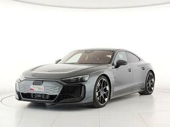 e-tron gt rs performance launch edition con carboceramici