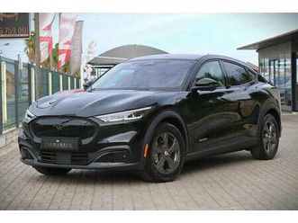 ford mustang mach-e 75.7 kwh base