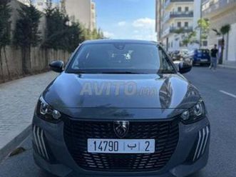 peugeot 208 essence manuelle 2024