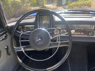 mercedes w111 220s - heckflosse