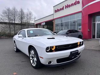 2022 dodge challenger sxt
