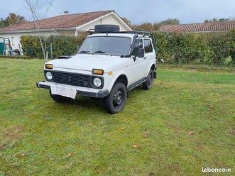 lada niva periquet