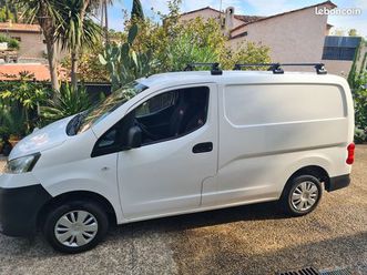 nissan nv 200