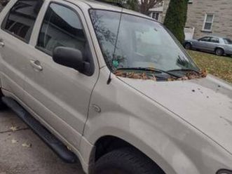2,200 obo 2007 mercury mariner