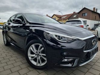 infiniti q30d premium aut-f1 nav led shz tempomat perfekt