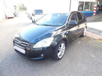 kia - ceed 2.0 crdi emotion