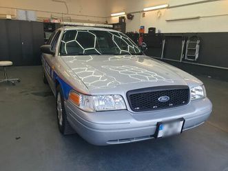 ford crown victoria: original police car
