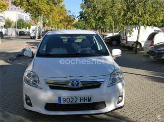 toyota auris 1.8 hibrido active
