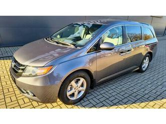 8 sitze nur 109.000 km. umfangreiche ausstattung. winterreifen.