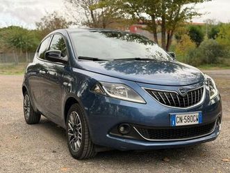 lancia ypsilon 1.0 firefly hybrid gold.+ gpl