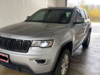 2021 grand cherokee laredo sport 4x4