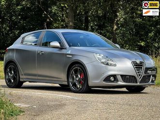alfa romeo giulietta - 1.7 tbi quadrifoglio verde | matt grijs | bose | leder / alcantara | navi | clima | cruise