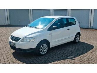 ein vw fox bj 2010 km ca 132000 , tüv fällig