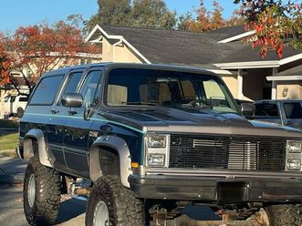 1987 gmc suburban 4wd 2500