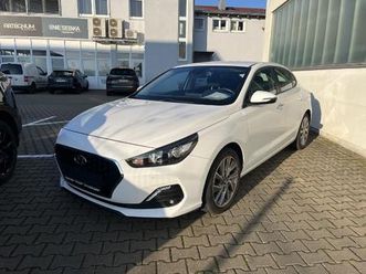 hyundai i30 fastback 1.4 t-gdi style - navi - rfk - temp