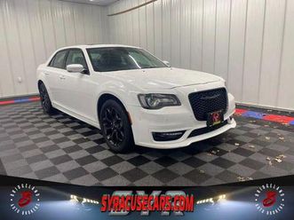 2023 chrysler 300 touring