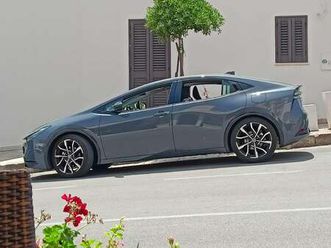 prius 2.0 phev lounge