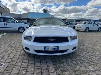 mustang v6 convertibile