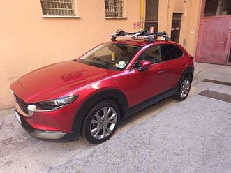 tenuta in maniera manicale