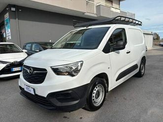 opel combo cargo 1.5d 75cv l1h1 essentia mt5