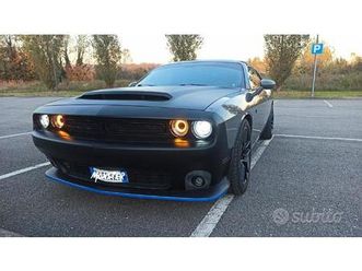 dodge challenger sxt 3.6 no superbollo.