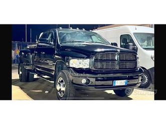 dodge ram 3500 doppie ruote posteriori