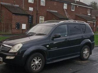 ssangyong-rexton-estate-2004-semi-auto-2696-cc-5-doors