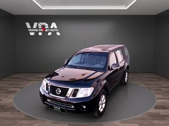 nissan pathfinder · 2.5 dci 190 ch · 4x4 · 7 places | attelage · sièges chauffants · toit noir métallisé