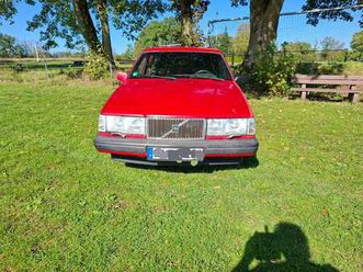 roter volvo 940 gl-se kombi