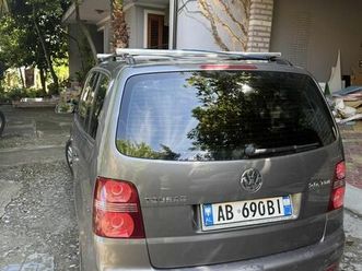 vw touran i vitit 2008 me 235 mij km, manual me motorr 2.0
