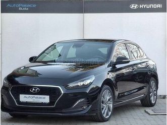 hyundai i30 fastback 1.4 t-gdi premium / bőr-szövet sportülések / android-carplay / 2 év garanciával