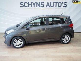 subaru trezia - 1.3 luxury 6-bak (toyota verso idem)/afneembare trekhaak