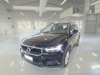 volvo xc40 t2 automatico momentum core