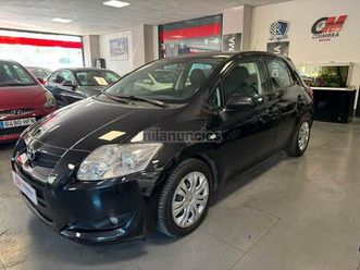 toyota - auris 1.4 d4d auris