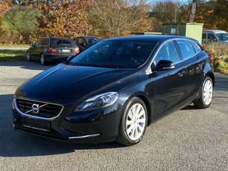 volvo v40 momentum leder tüv neu navi